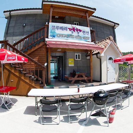 Geoje Blueberry Pension מראה חיצוני תמונה