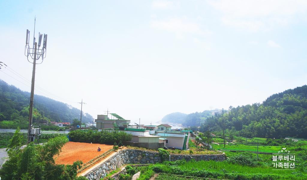 Geoje Blueberry Pension מראה חיצוני תמונה