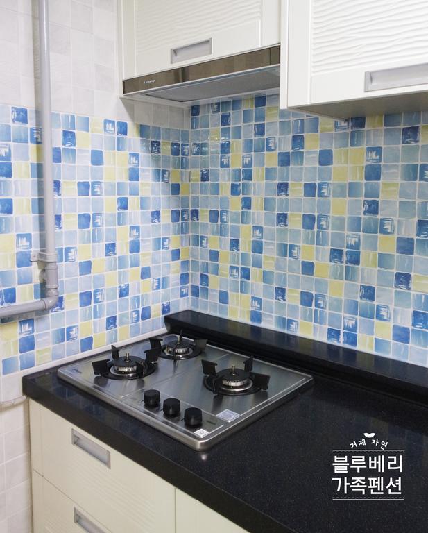 Geoje Blueberry Pension מראה חיצוני תמונה