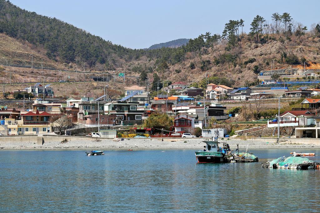 Geoje Blueberry Pension מראה חיצוני תמונה