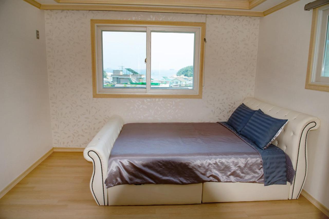 Geoje Blueberry Pension מראה חיצוני תמונה