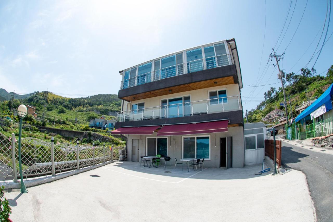 Geoje Blueberry Pension מראה חיצוני תמונה