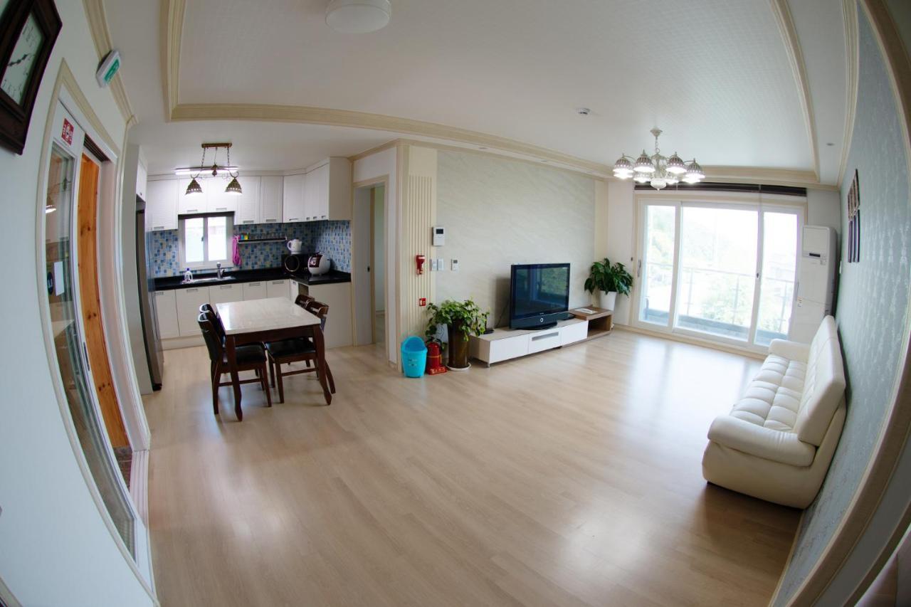 Geoje Blueberry Pension מראה חיצוני תמונה