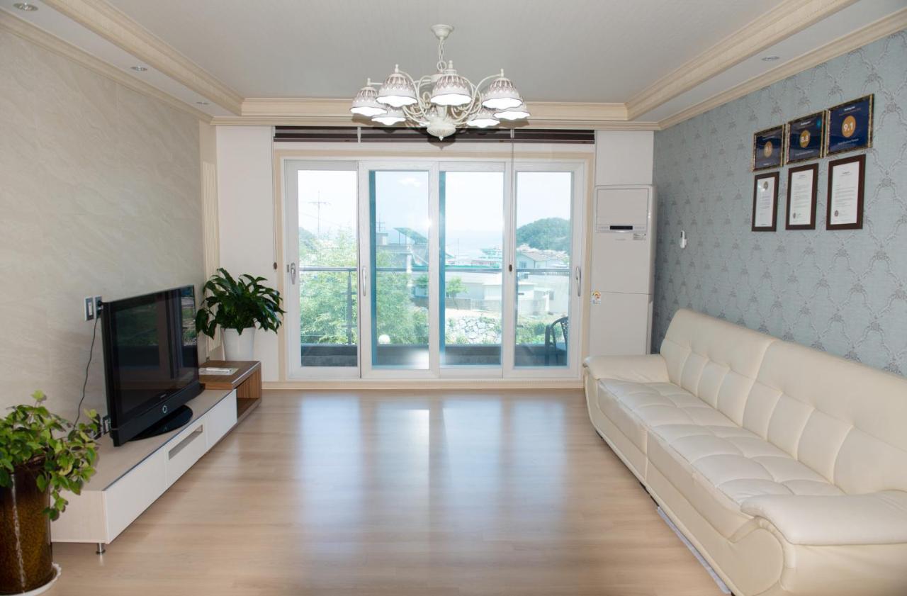 Geoje Blueberry Pension מראה חיצוני תמונה